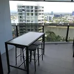 Circle On Cavill Riverview Apartment