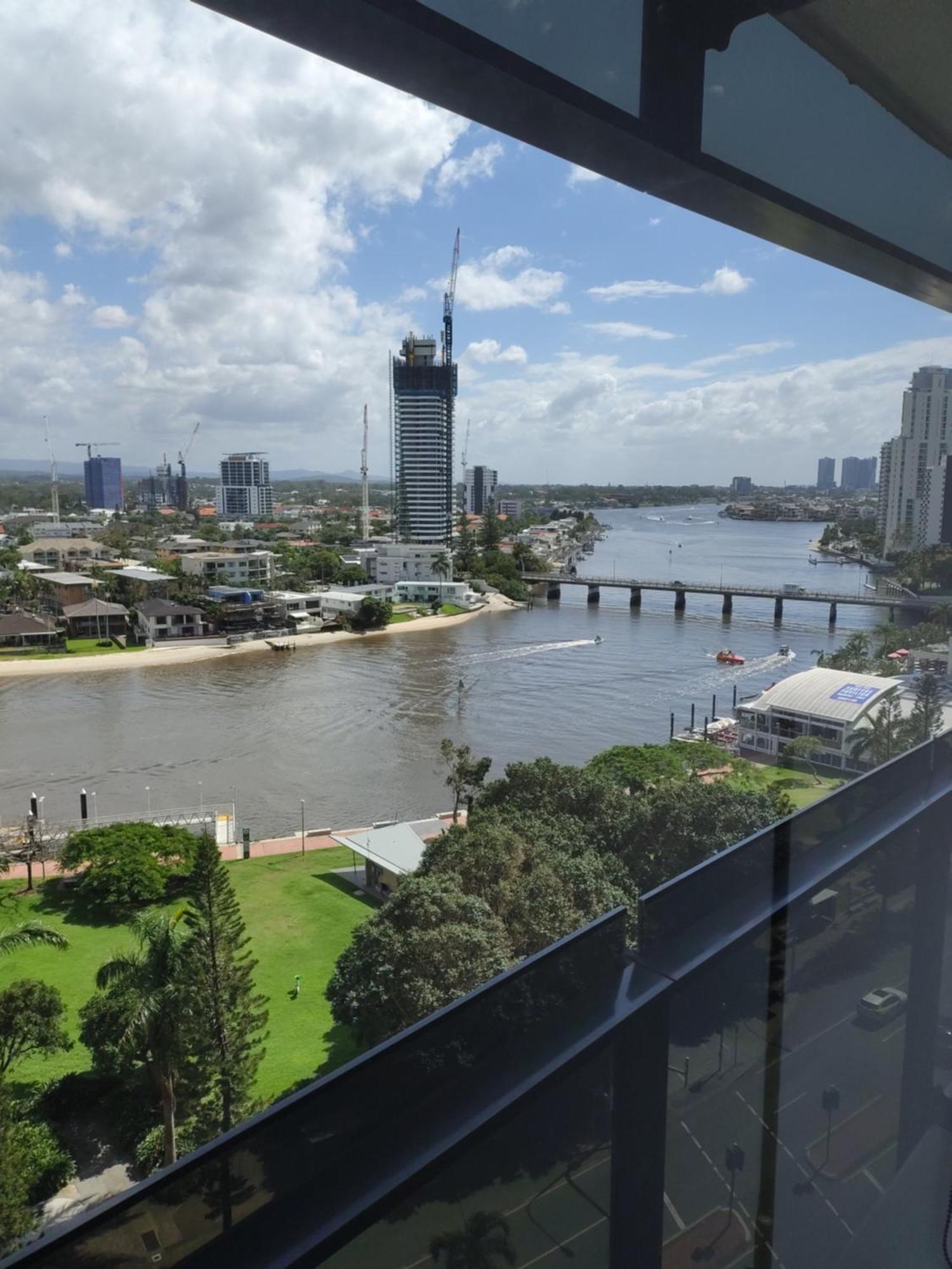 Circle On Cavill Riverview Apartment *